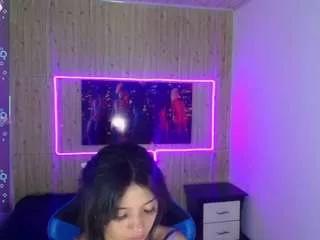 angelie3 from CamSoda is Freechat