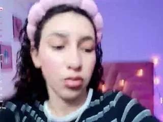 beautifulskinny18 from CamSoda is Freechat