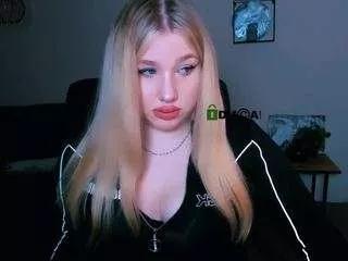 juli-kisss from CamSoda is Freechat