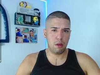 oscarluna22cm from CamSoda is Freechat