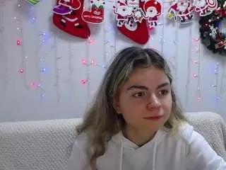 tinaredly from CamSoda is Freechat