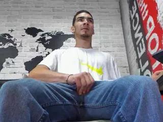 axel_red from Flirt4Free is Freechat