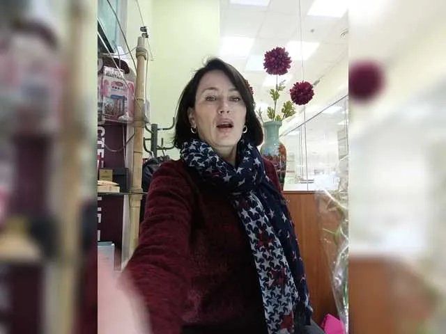 Offline Agnes7700 on BongaCams