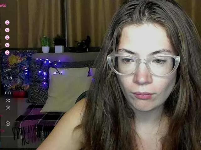 Aliciafolow009 on BongaCams