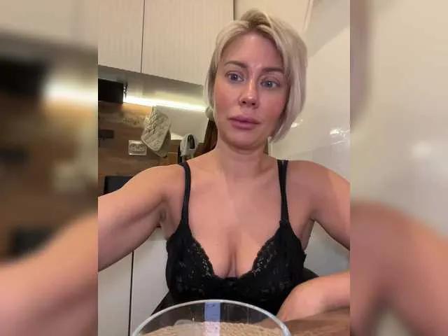 Offline AlisaBlackFox on BongaCams