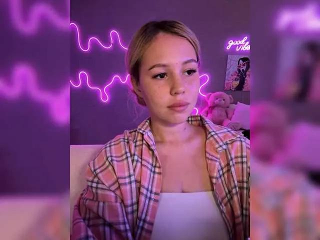 Offline AmyGlad on BongaCams