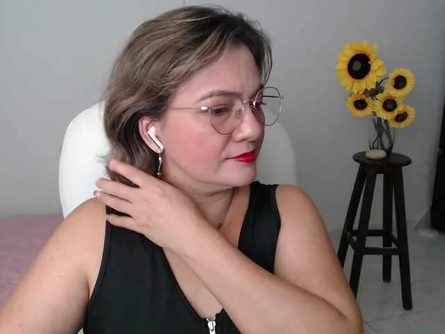 Freechat ana-milf on BongaCams