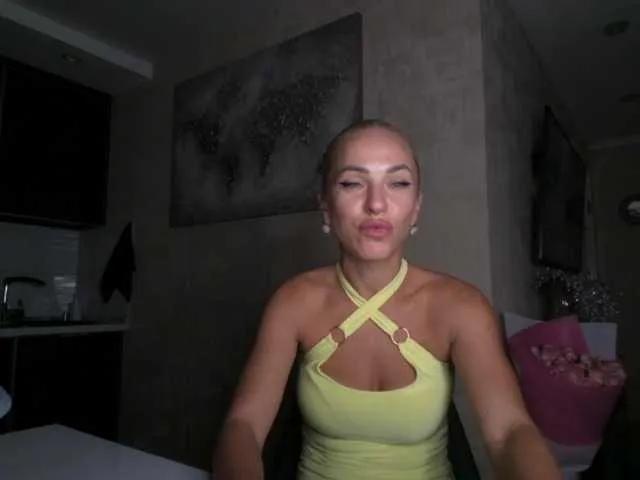 Offline annamari1563 on BongaCams