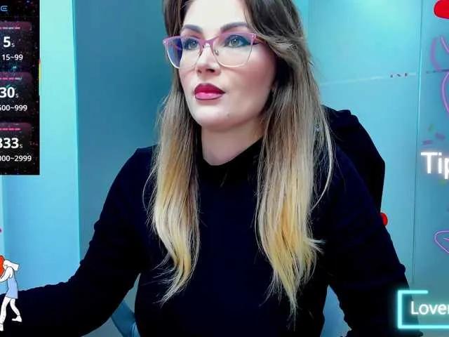 Freechat anyarosses on BongaCams