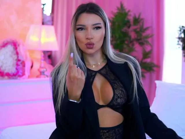 ArtTeasee on BongaCams 