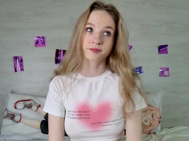 Offline b4by-Emilia on BongaCams