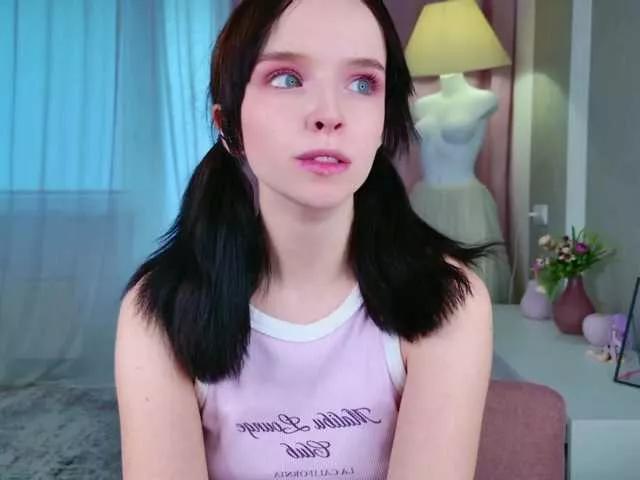 Freechat b4by-lol1 on BongaCams