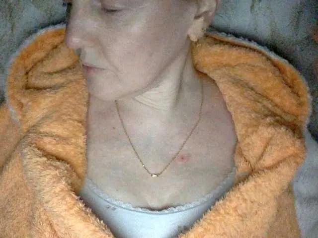 BlondyVio on BongaCams