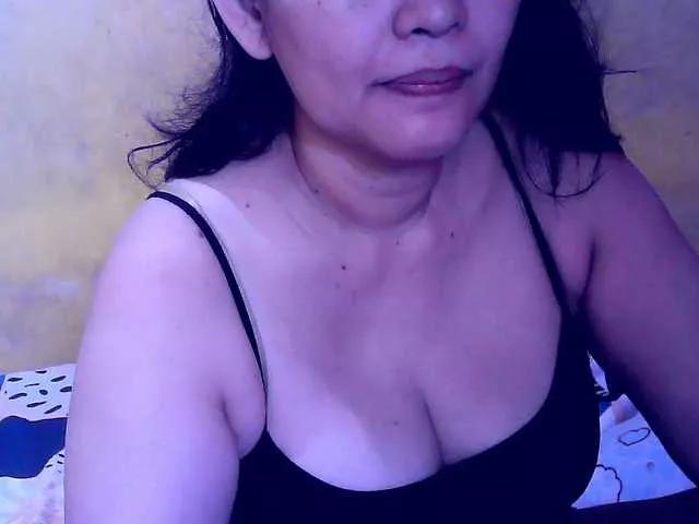 Offline Carmela4u on BongaCams