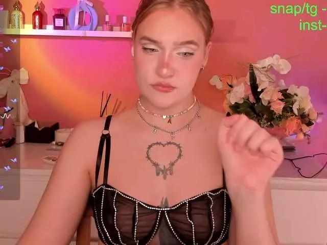 Freechat CarolineLovers on BongaCams