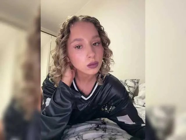 Offline Crystal1-1 on BongaCams