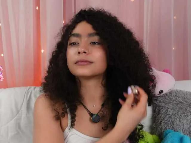 Freechat curlysexi on BongaCams