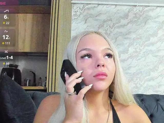 Freechat DaisyAbby03 on BongaCams