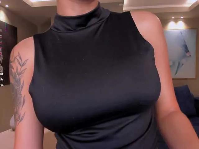 Freechat DannaCruz on BongaCams