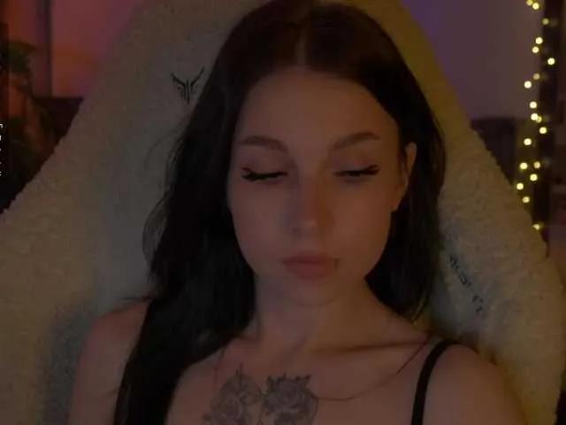 Offline DrammaQueennnn on BongaCams