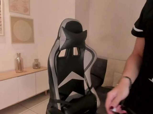 Freechat EllaClark on BongaCams