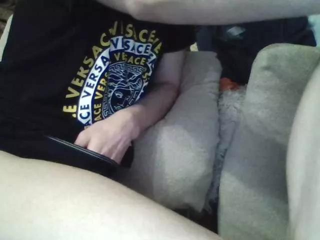 Freechat Emmalove13 on BongaCams