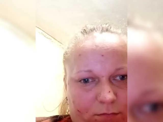 Offline EmmaXlove on BongaCams