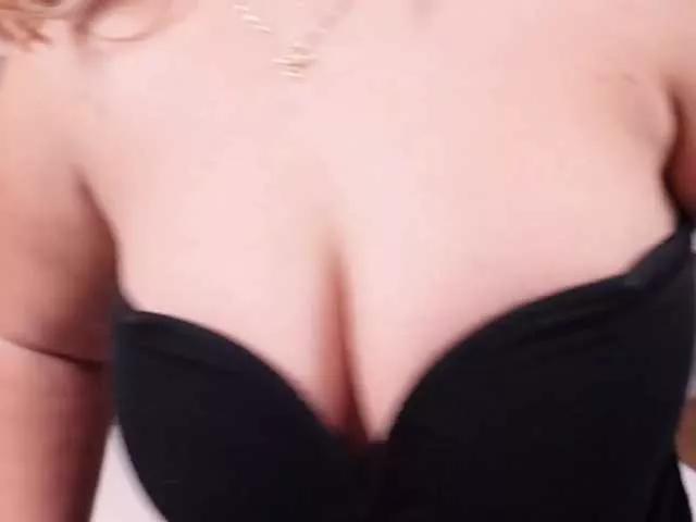 Freechat FeliciaKrige on BongaCams