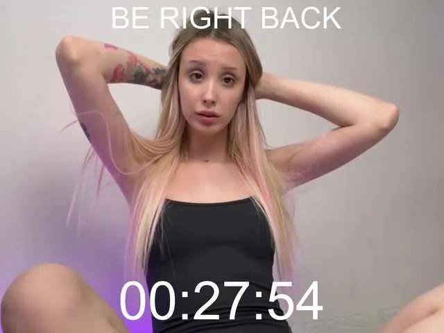 Offline fluffiebaby on BongaCams