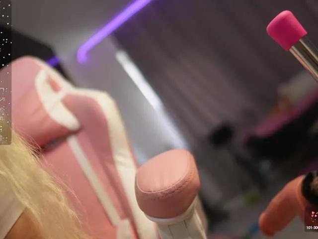 Offline fluffiebaby on BongaCams