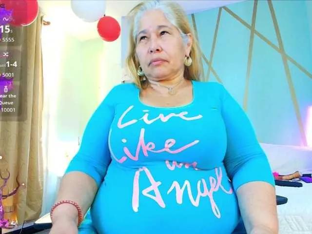 Freechat girl-amada on BongaCams