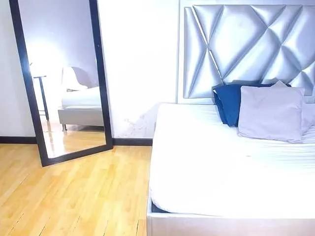 goldenn-ass — I love people talk about my body, to touch my body and love C2C to see you cumming for me!