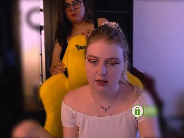 Freechat HolyDevilS on BongaCams