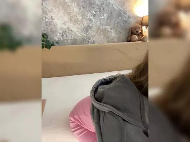 Freechat Incredible123 on BongaCams