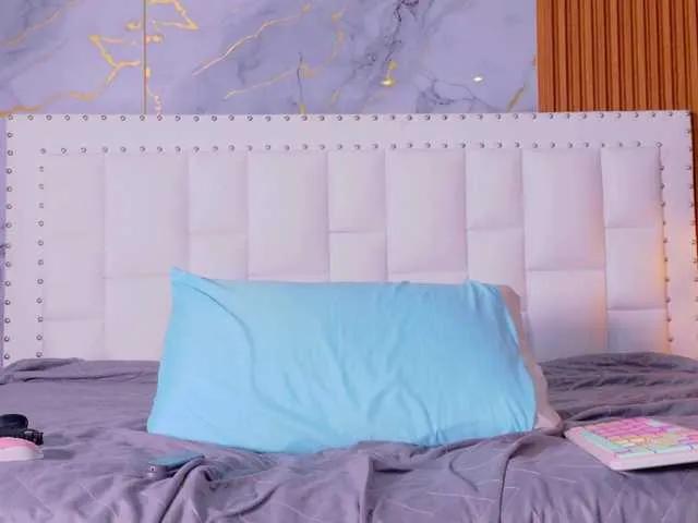 Offline Indiancutiie on BongaCams