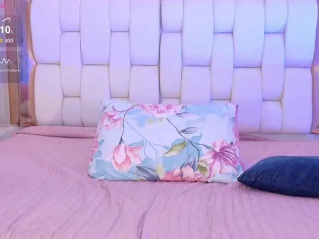 BongaCams Indiancutiie is Freechat Indiancutiie — I like to be treated like the submissive that I am, how good a master are you?