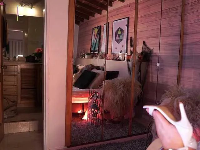 Offline IzzyWild on BongaCams