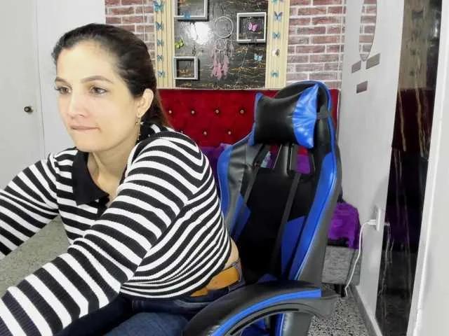 Offline jessica-ly90 on BongaCams