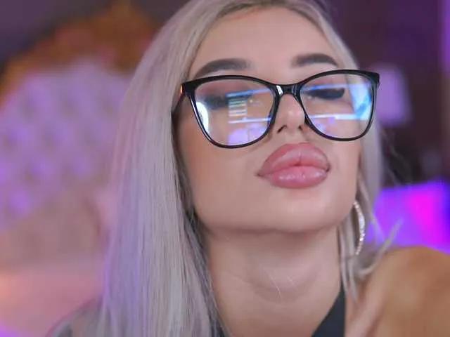 Freechat JuicyJessye on BongaCams