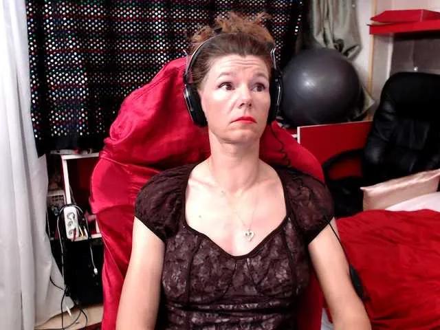 Offline kellysurfing on BongaCams