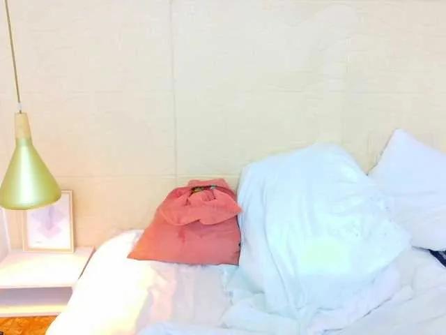 kiara-evanss — I am excited by gentlemen who show themselves as they are, honest, sincere, open-minded, dreamers, and above all who have a good humor
I love having control of your attention. I like the sensual dance, I like to enjoy my time on camera & enjoy my shows.