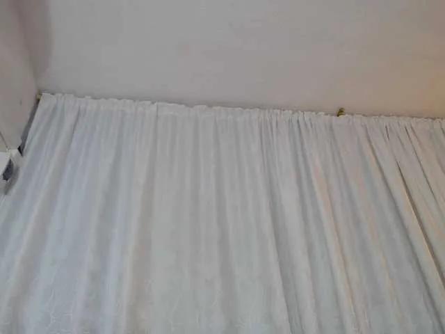 BongaCams KOURTNEY- is Freechat KOURTNEY- — The vibrations of my lover excite me