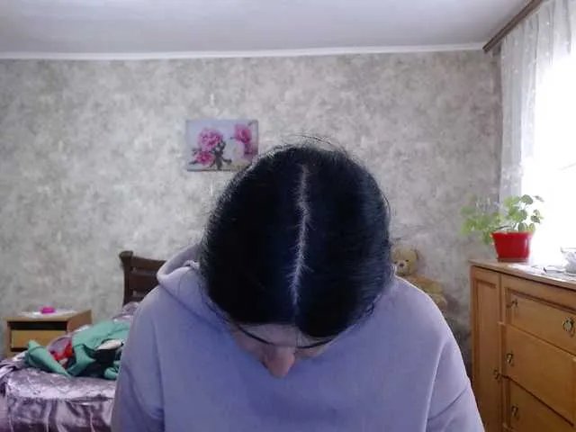 Offline KristiWhite on BongaCams