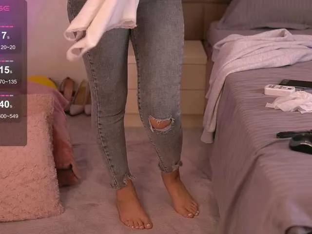 KyraCase on BongaCams