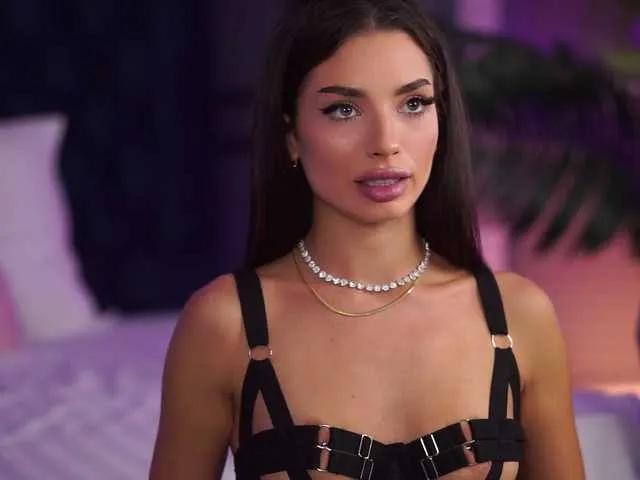 LalaRoze on BongaCams