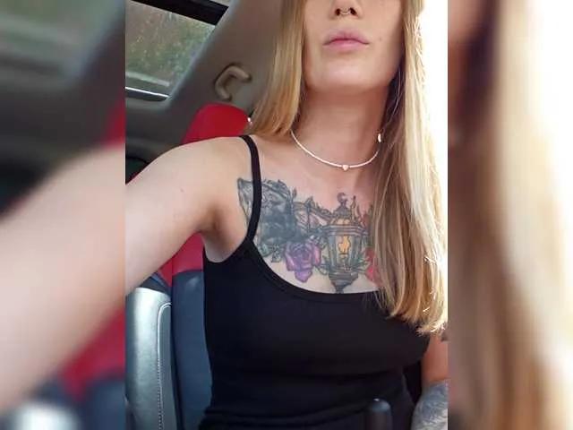 Offline lana-lana03 on BongaCams