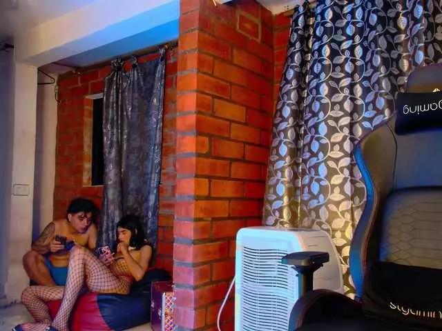 Offline latin-couple77 on BongaCams