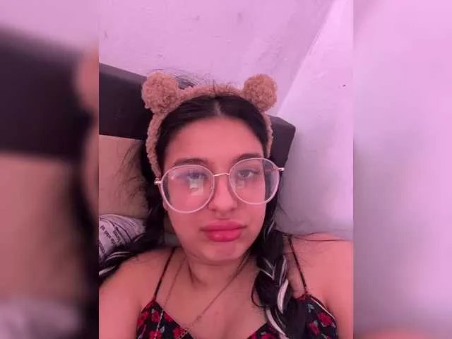 Offline Lolab on BongaCams