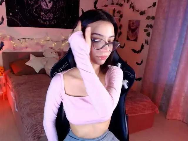 Offline LunaraAdams on BongaCams