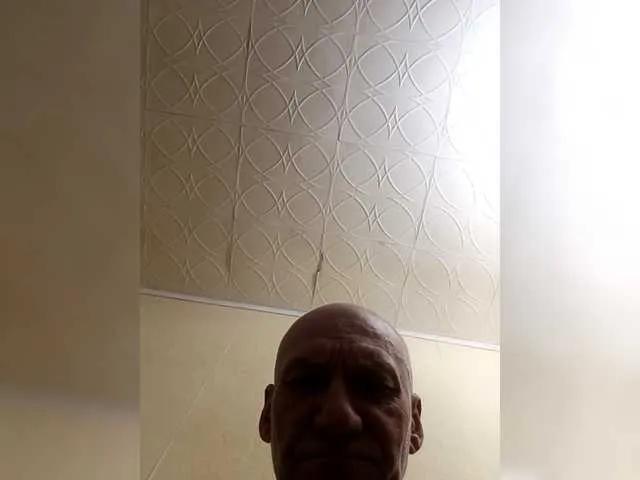 Offline Lyda27081 on BongaCams